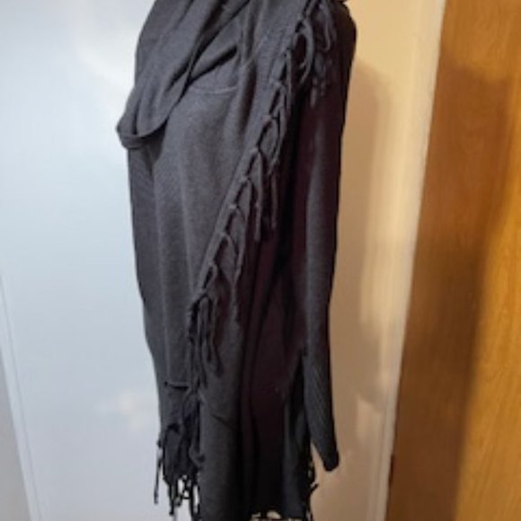 NWT, NOVELTY STITCH FRINGE SWEATERS - Picture 3 of 15